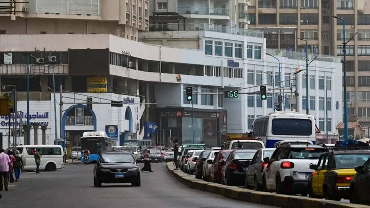 تقلبات جوية حادة.. خرائط الأمطار والرياح تضع سكان 5 محافظات في حالة تأهب